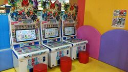 Data carddass appli monsters arcade game cabinets.jpg